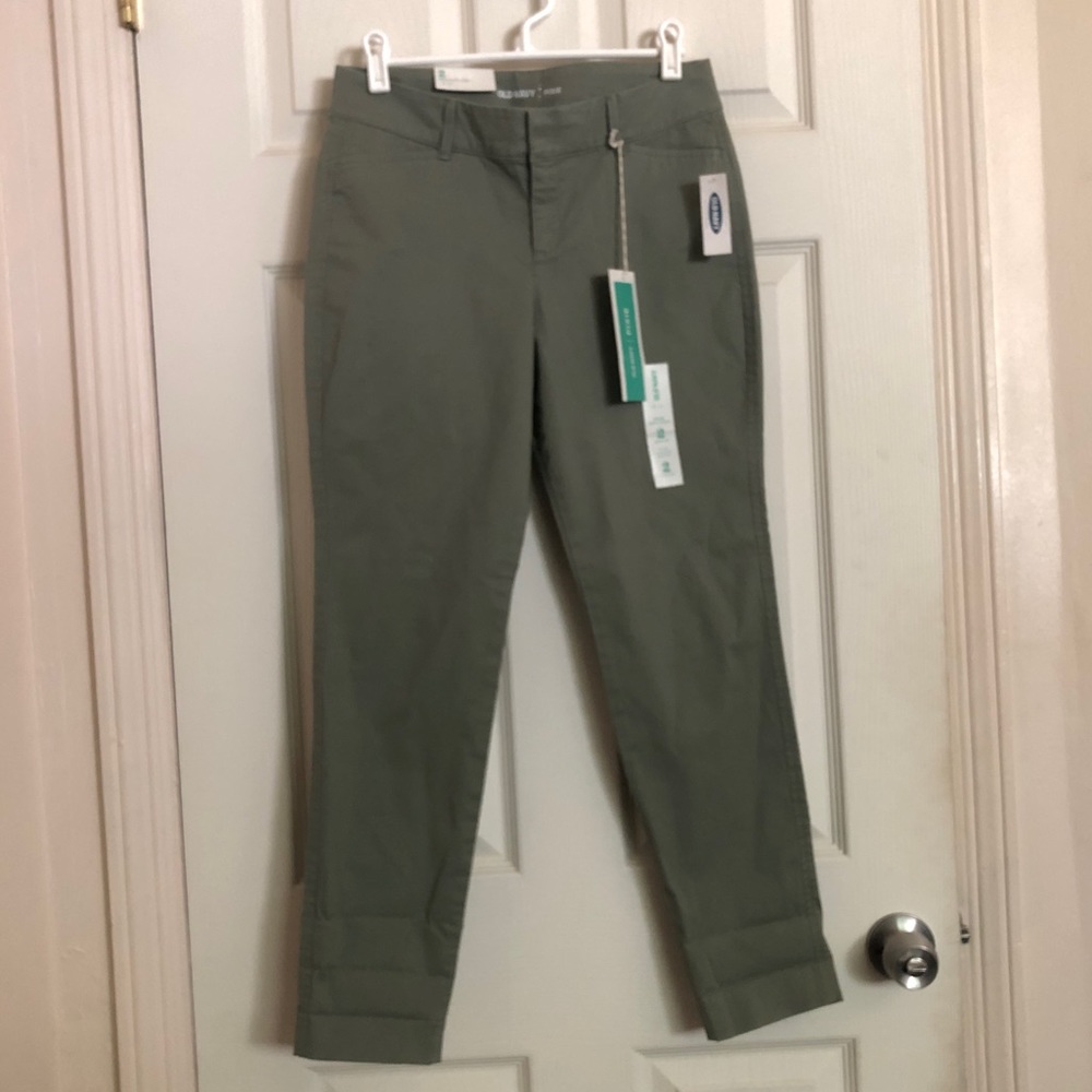 Old Navy pixie chino size 2